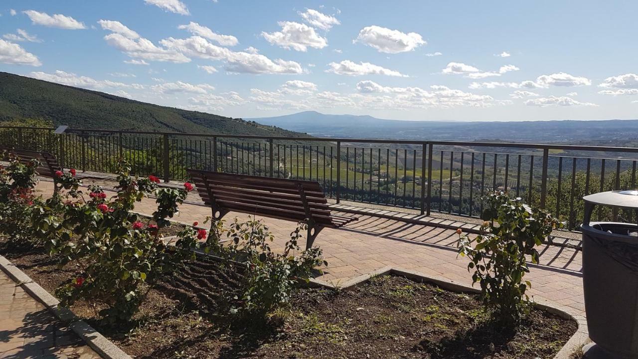 Le Casette Di Civitella La Casa Di Nonna Giulia Civitella Del Lago Exterior photo